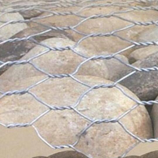 鉛絲石籠網(wǎng)廠家15531868633 鉛絲石籠網(wǎng)廠家15531868633